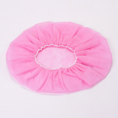 สีชมพู ISO Disposable Peaked Caps ผ้า CE หมวก Snood แบบใช้แล้วทิ้งสำหรับคนงาน